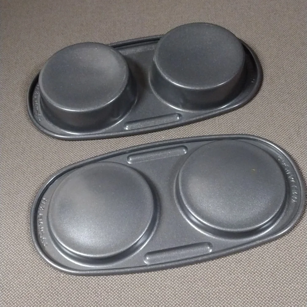 Rachael Ray non-stick metal slider mold